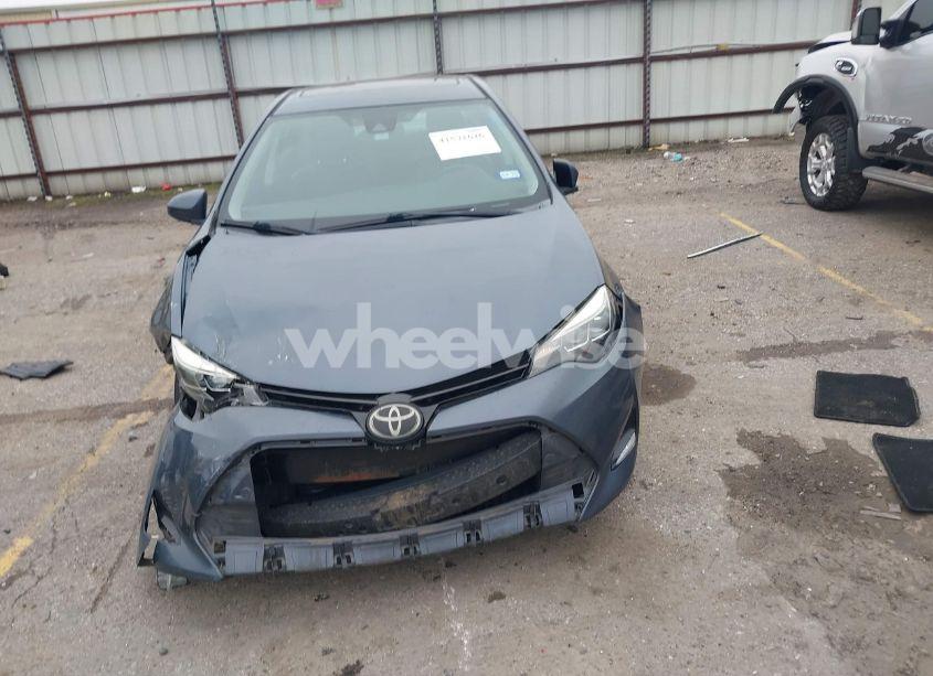 Photo 12 of 2018 Toyota Corolla XLE (VIN 2T1BURHE6JC992038)