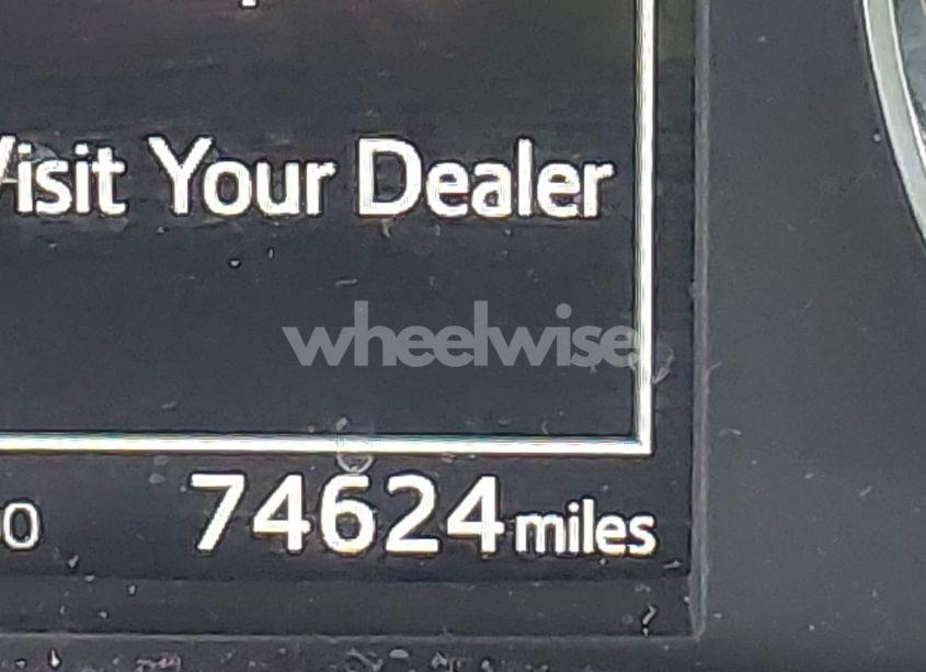 Photo 15 of 2018 Toyota Corolla XLE (VIN 2T1BURHE6JC992038)