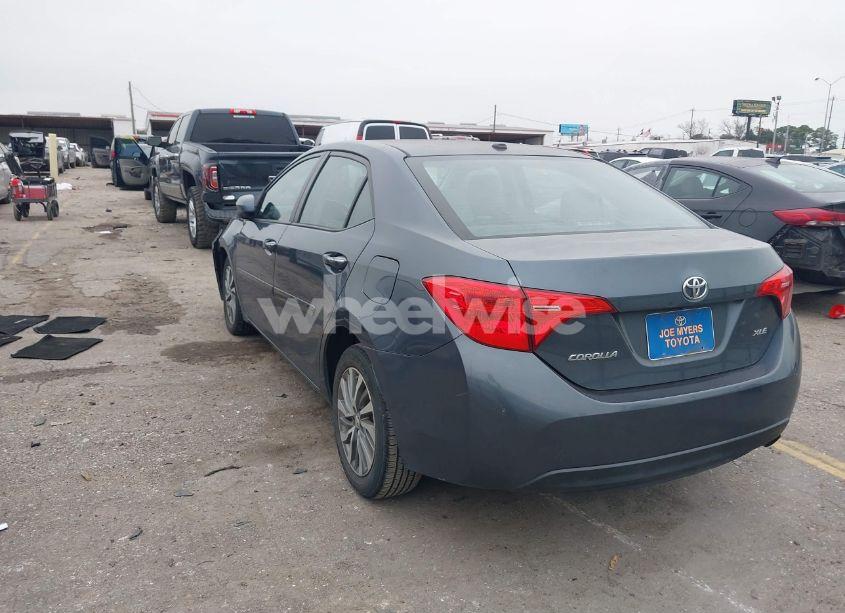Photo 3 of 2018 Toyota Corolla XLE (VIN 2T1BURHE6JC992038)
