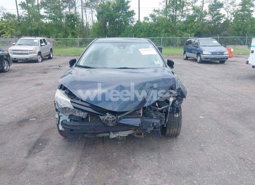 Photo 12 of 2018 Toyota Corolla LE (VIN 2T1BURHE6JC995411)