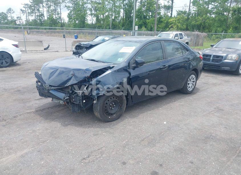 Photo 2 of 2018 Toyota Corolla LE (VIN 2T1BURHE6JC995411)