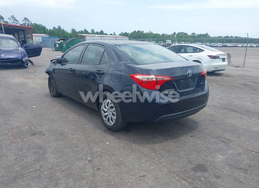Photo 3 of 2018 Toyota Corolla LE (VIN 2T1BURHE6JC995411)