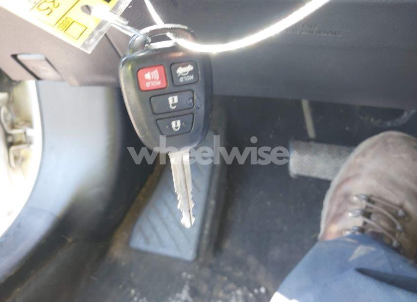 Photo 11 of 2019 Toyota Corolla LE (VIN 2T1BURHE6KC134196)