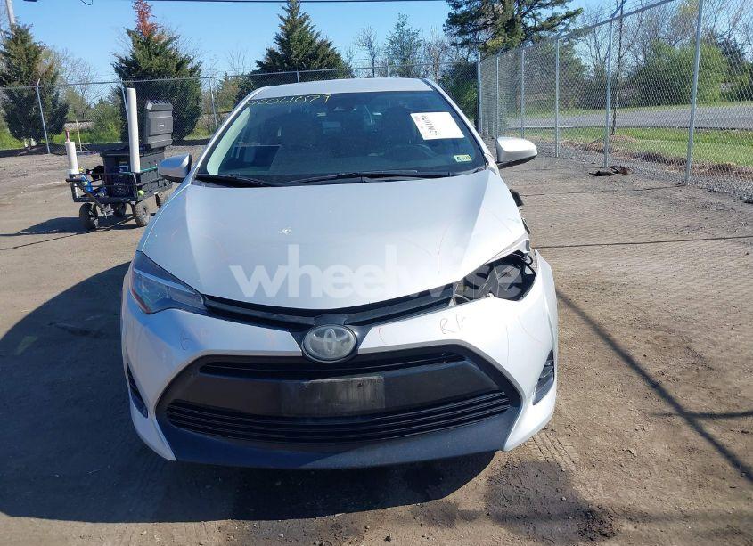 Photo 12 of 2019 Toyota Corolla LE (VIN 2T1BURHE6KC134196)
