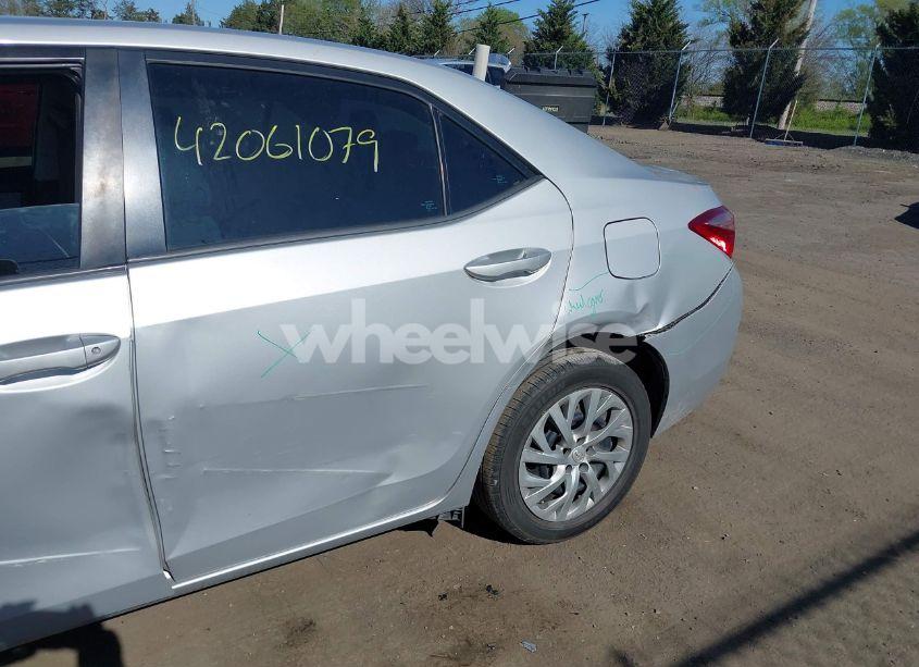 Photo 6 of 2019 Toyota Corolla LE (VIN 2T1BURHE6KC134196)
