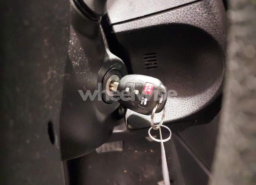 Photo 11 of 2019 Toyota Corolla LE (VIN 2T1BURHE6KC135767)