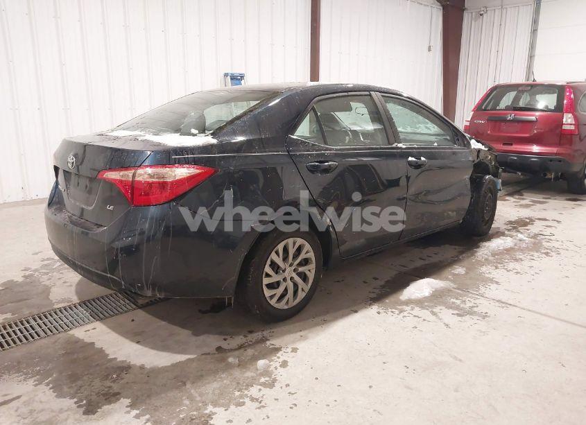 Photo 4 of 2019 Toyota Corolla LE (VIN 2T1BURHE6KC135767)