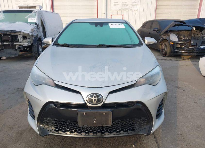 Photo 12 of 2019 Toyota Corolla SE (VIN 2T1BURHE6KC142573)