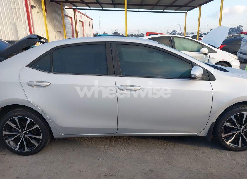 Photo 13 of 2019 Toyota Corolla SE (VIN 2T1BURHE6KC142573)