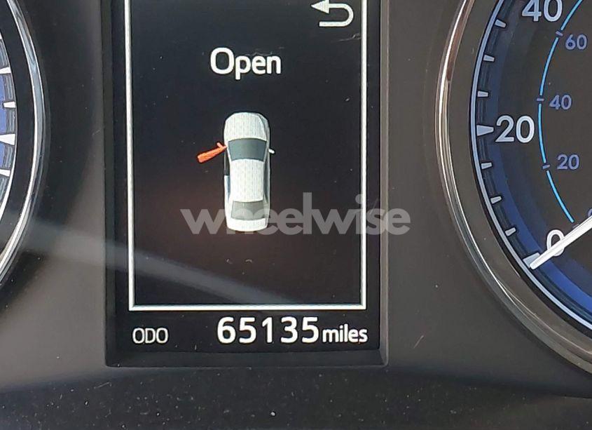 Photo 15 of 2019 Toyota Corolla SE (VIN 2T1BURHE6KC142573)