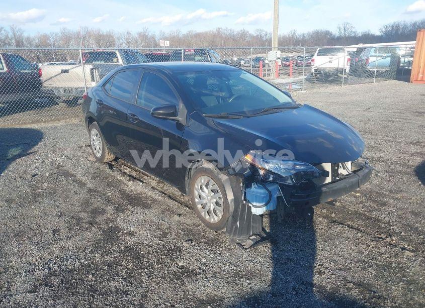 2019 Toyota Corolla LE (VIN 2T1BURHE6KC155100) main photo