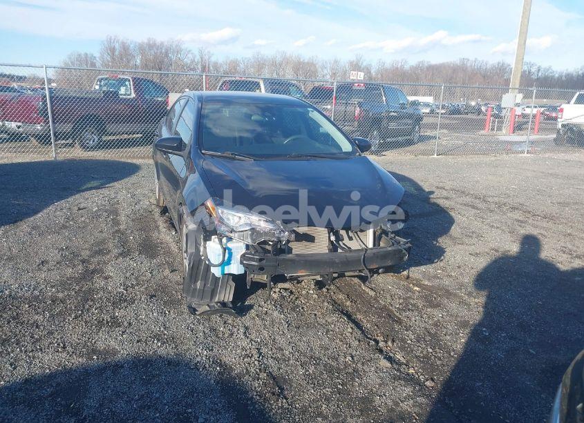 Photo 12 of 2019 Toyota Corolla LE (VIN 2T1BURHE6KC155100)