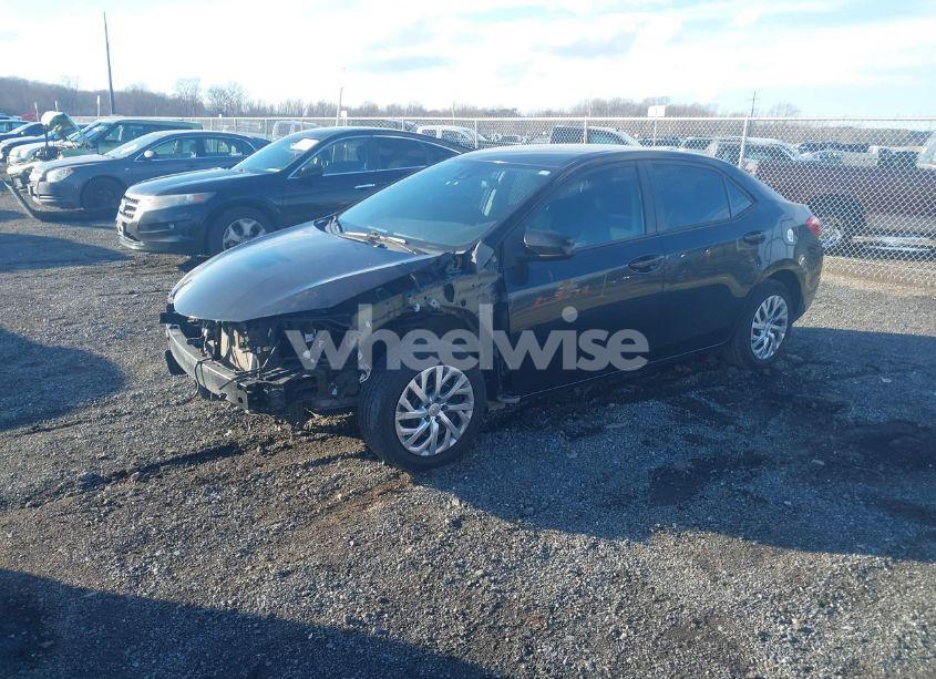 Photo 2 of 2019 Toyota Corolla LE (VIN 2T1BURHE6KC155100)