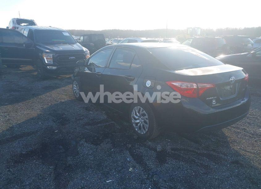 Photo 3 of 2019 Toyota Corolla LE (VIN 2T1BURHE6KC155100)
