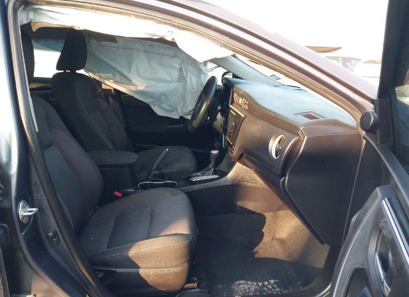 Photo 5 of 2019 Toyota Corolla LE (VIN 2T1BURHE6KC160846)