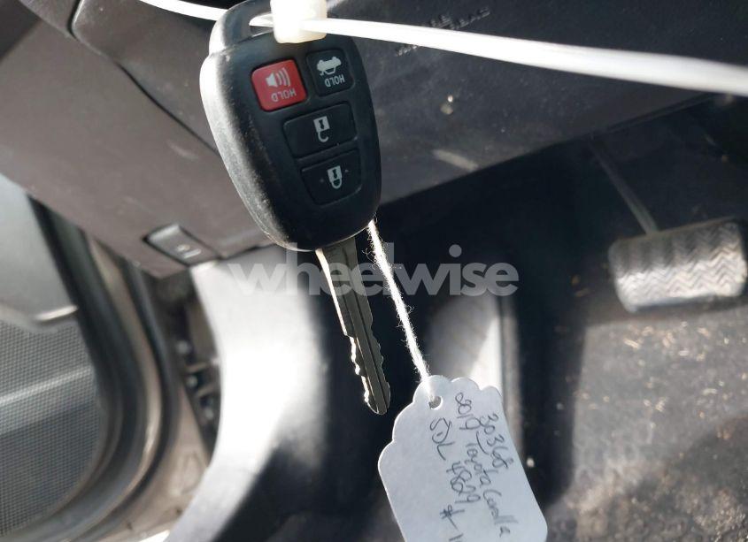 Photo 11 of 2019 Toyota Corolla LE (VIN 2T1BURHE6KC163374)