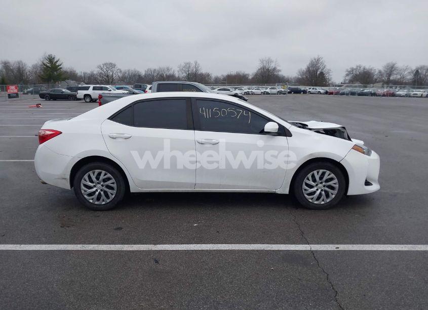 Photo 13 of 2019 Toyota Corolla LE (VIN 2T1BURHE6KC166713)