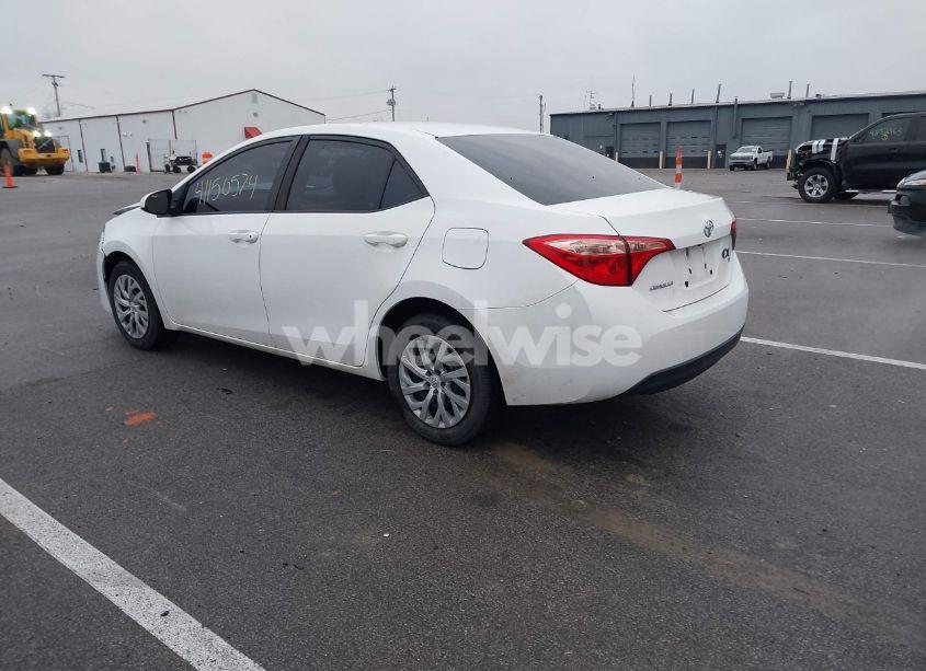 Photo 3 of 2019 Toyota Corolla LE (VIN 2T1BURHE6KC166713)