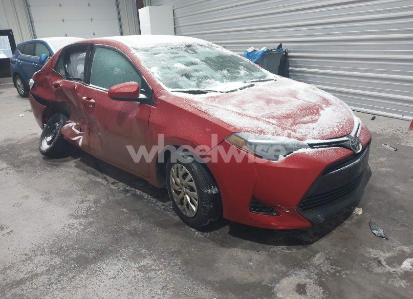 2019 Toyota Corolla LE (VIN 2T1BURHE6KC169529) main photo