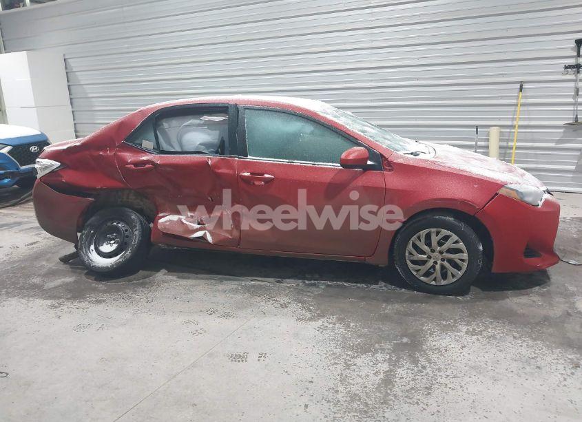 Photo 14 of 2019 Toyota Corolla LE (VIN 2T1BURHE6KC169529)