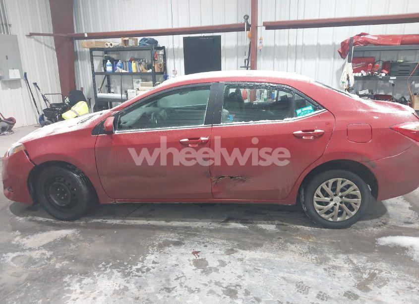 Photo 15 of 2019 Toyota Corolla LE (VIN 2T1BURHE6KC169529)