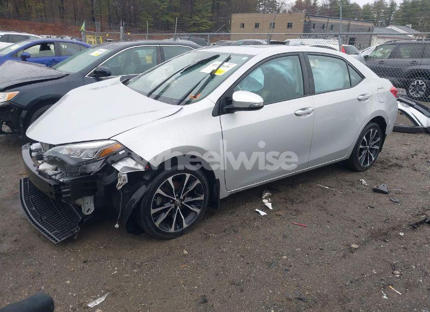 Photo 2 of 2019 Toyota Corolla SE (VIN 2T1BURHE6KC182863)