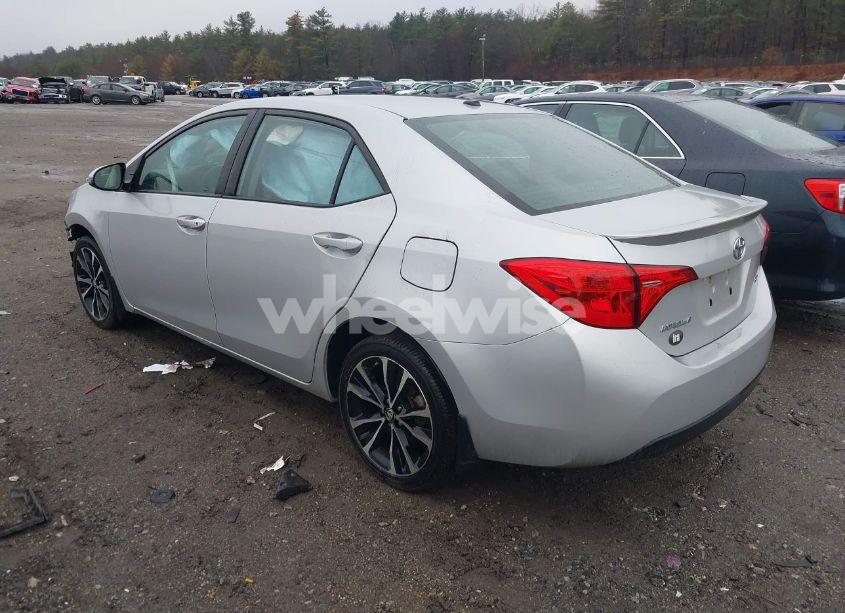 Photo 3 of 2019 Toyota Corolla SE (VIN 2T1BURHE6KC182863)
