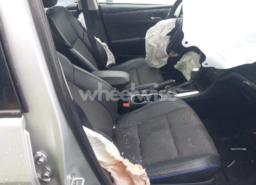 Photo 5 of 2019 Toyota Corolla SE (VIN 2T1BURHE6KC182863)