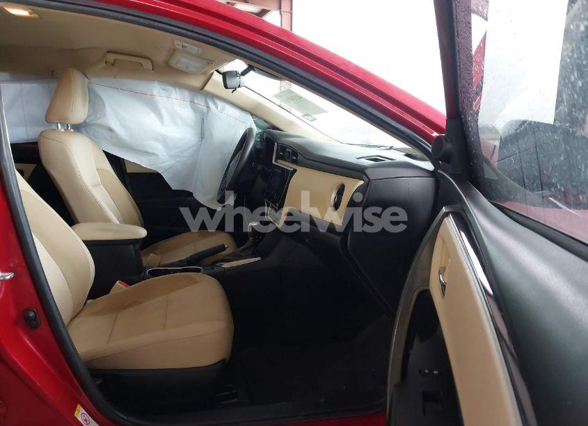 Photo 5 of 2019 Toyota Corolla LE (VIN 2T1BURHE6KC183480)