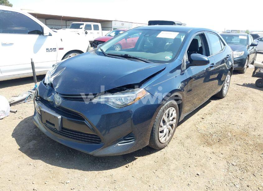 Photo 2 of 2019 Toyota Corolla LE (VIN 2T1BURHE6KC185004)