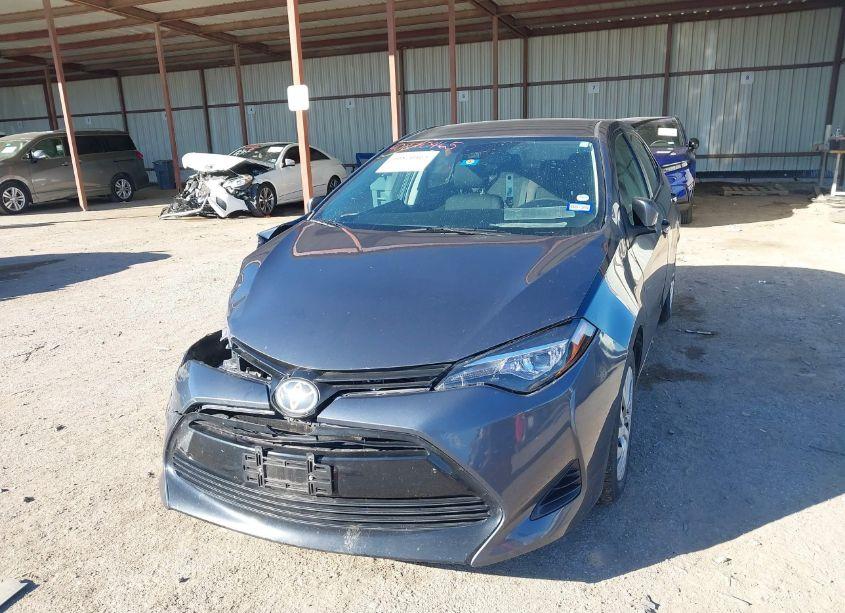 Photo 2 of 2019 Toyota Corolla LE (VIN 2T1BURHE6KC188162)