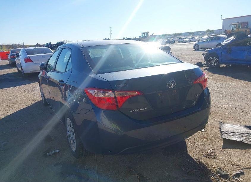 Photo 3 of 2019 Toyota Corolla LE (VIN 2T1BURHE6KC188162)
