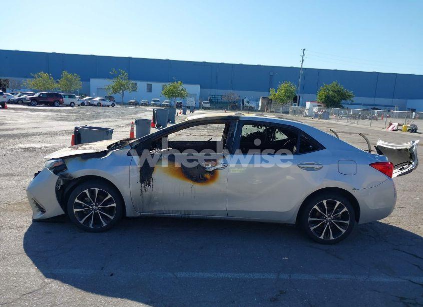 Photo 13 of 2019 Toyota Corolla SE (VIN 2T1BURHE6KC208362)