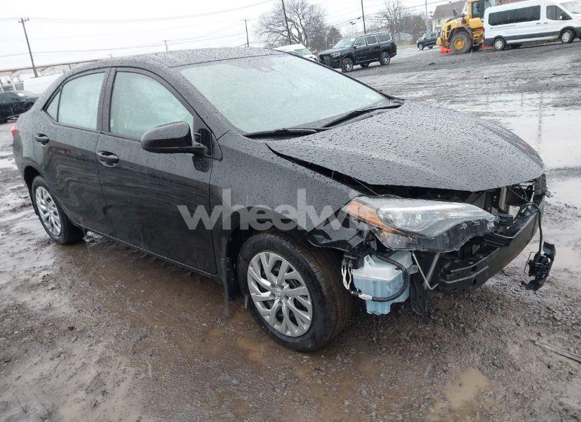 2019 Toyota Corolla LE (VIN 2T1BURHE6KC216297) main photo