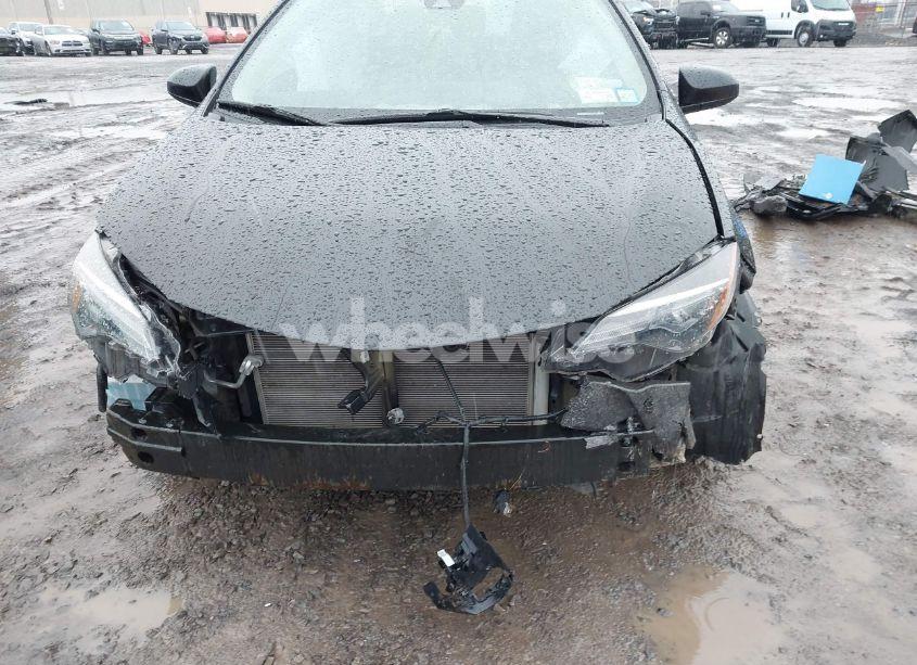 Photo 12 of 2019 Toyota Corolla LE (VIN 2T1BURHE6KC216297)