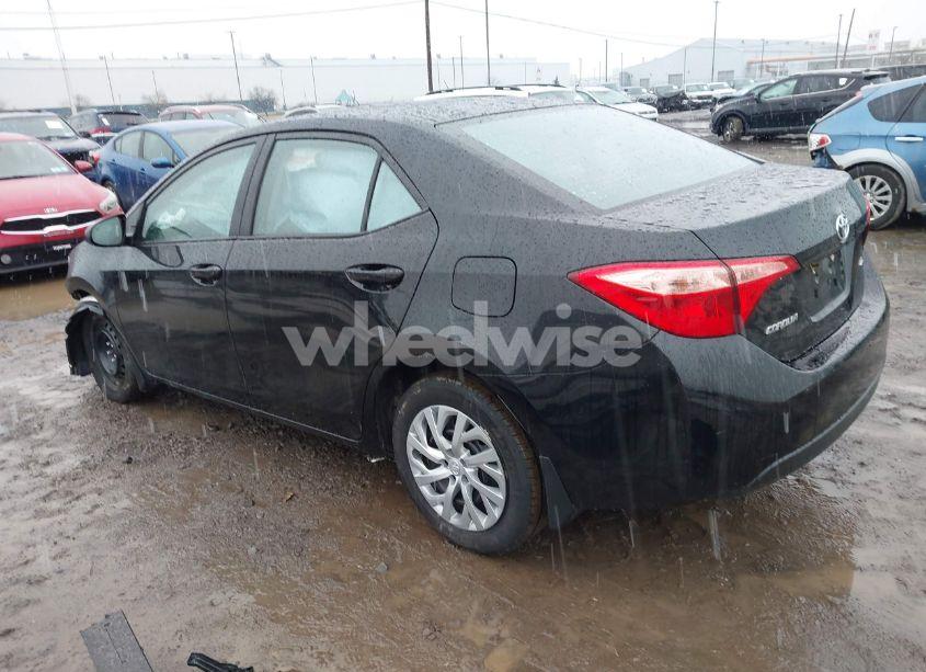 Photo 3 of 2019 Toyota Corolla LE (VIN 2T1BURHE6KC216297)