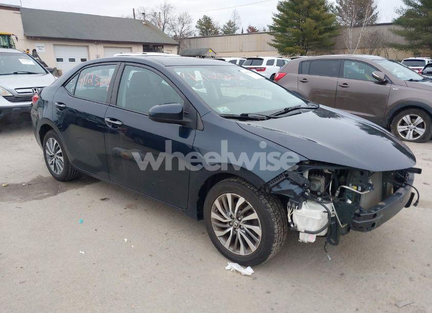 2019 Toyota Corolla XLE (VIN 2T1BURHE6KC221998) main photo