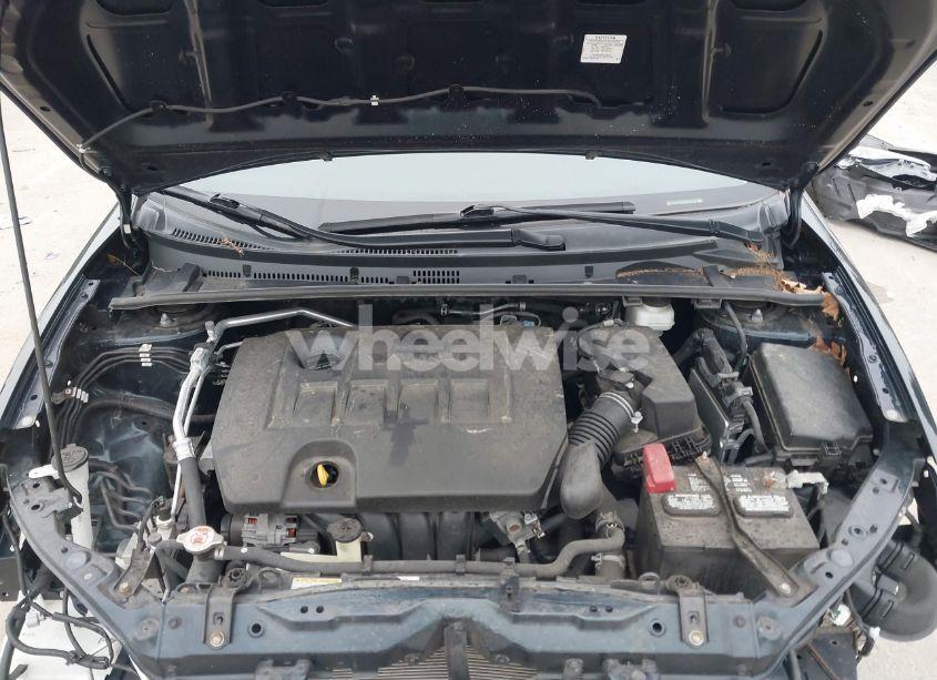 Photo 10 of 2019 Toyota Corolla XLE (VIN 2T1BURHE6KC221998)