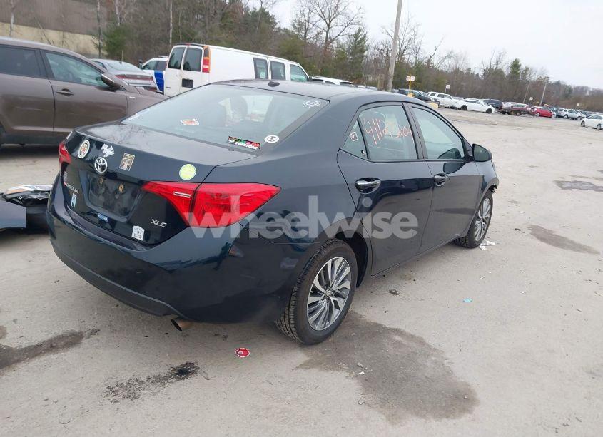 Photo 4 of 2019 Toyota Corolla XLE (VIN 2T1BURHE6KC221998)