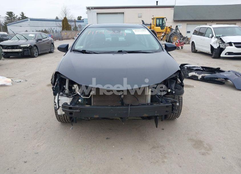 Photo 6 of 2019 Toyota Corolla XLE (VIN 2T1BURHE6KC221998)