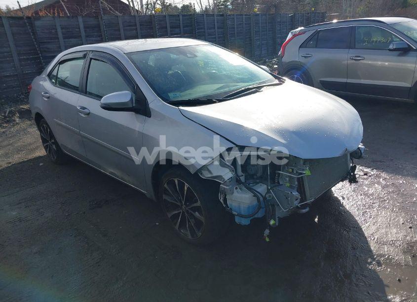 2019 Toyota Corolla SE (VIN 2T1BURHE6KC223265) main photo