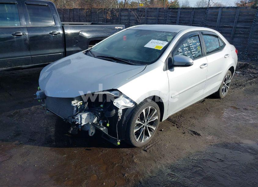 Photo 2 of 2019 Toyota Corolla SE (VIN 2T1BURHE6KC223265)