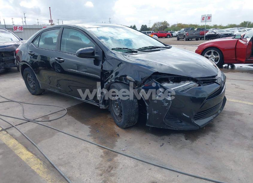 2019 Toyota Corolla LE (VIN 2T1BURHE6KC226179) main photo
