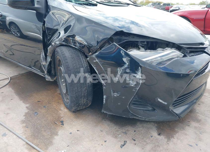 Photo 6 of 2019 Toyota Corolla LE (VIN 2T1BURHE6KC226179)