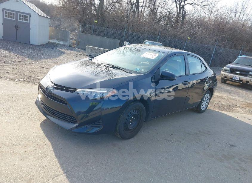 Photo 2 of 2019 Toyota Corolla LE (VIN 2T1BURHE6KC228546)