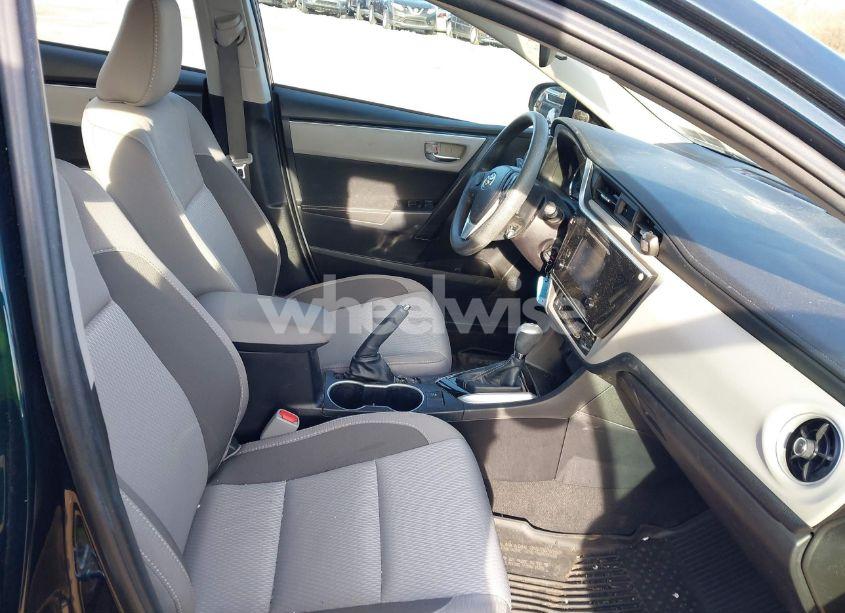 Photo 5 of 2019 Toyota Corolla LE (VIN 2T1BURHE6KC228546)