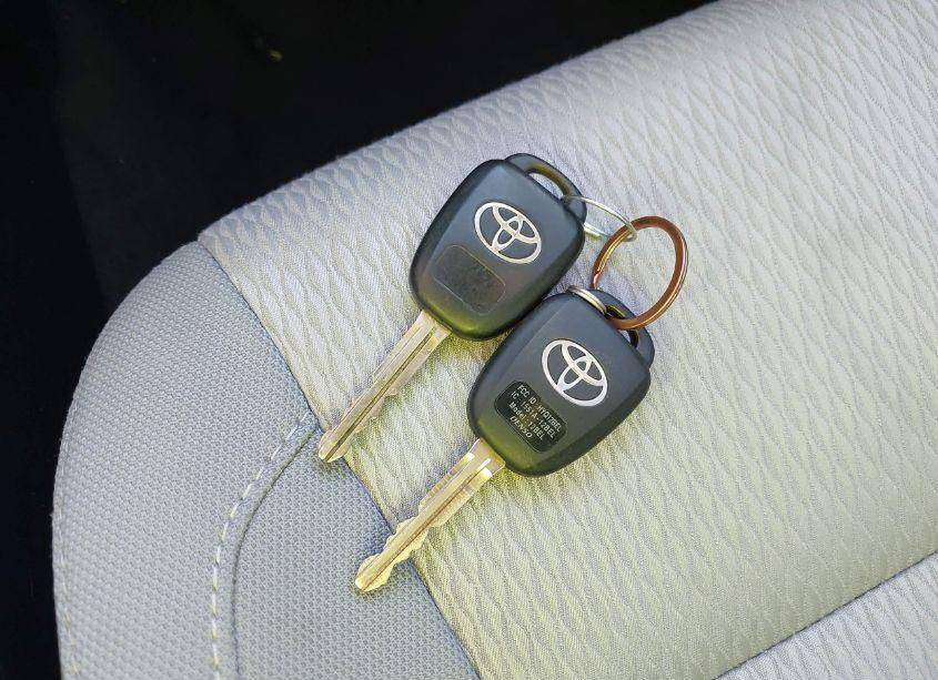 Photo 11 of 2014 Toyota Corolla LE (VIN 2T1BURHE7EC009616)