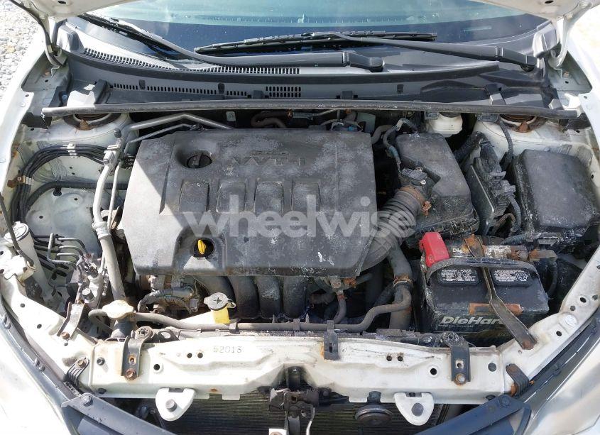 Photo 10 of 2014 Toyota Corolla LE (VIN 2T1BURHE7EC029090)