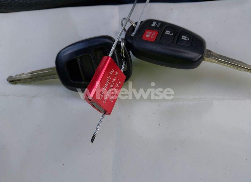 Photo 11 of 2014 Toyota Corolla LE (VIN 2T1BURHE7EC029090)