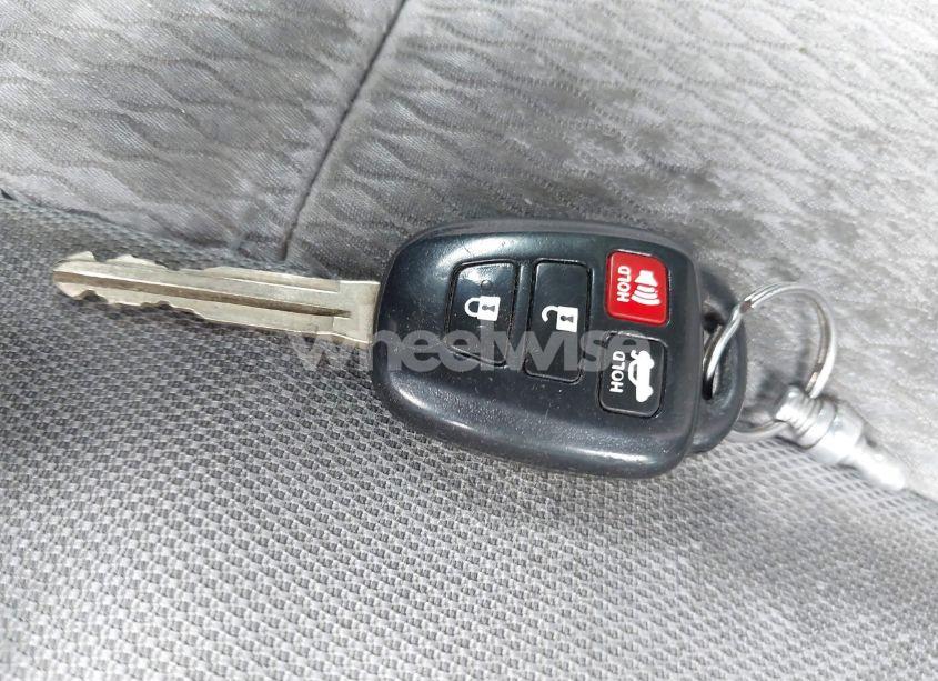 Photo 11 of 2014 Toyota Corolla LE (VIN 2T1BURHE7EC135166)